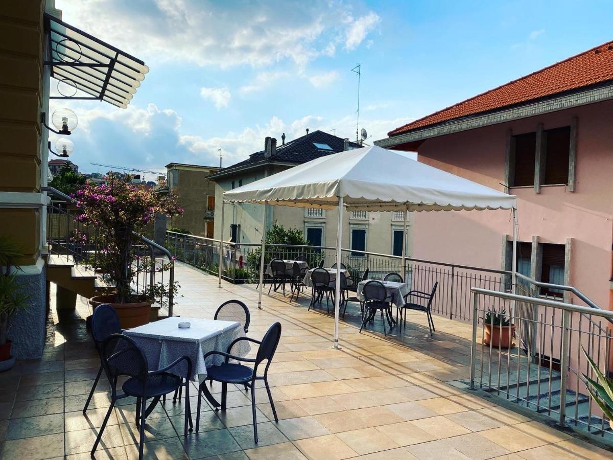 Hotel Ines Варацце Екстер'єр фото