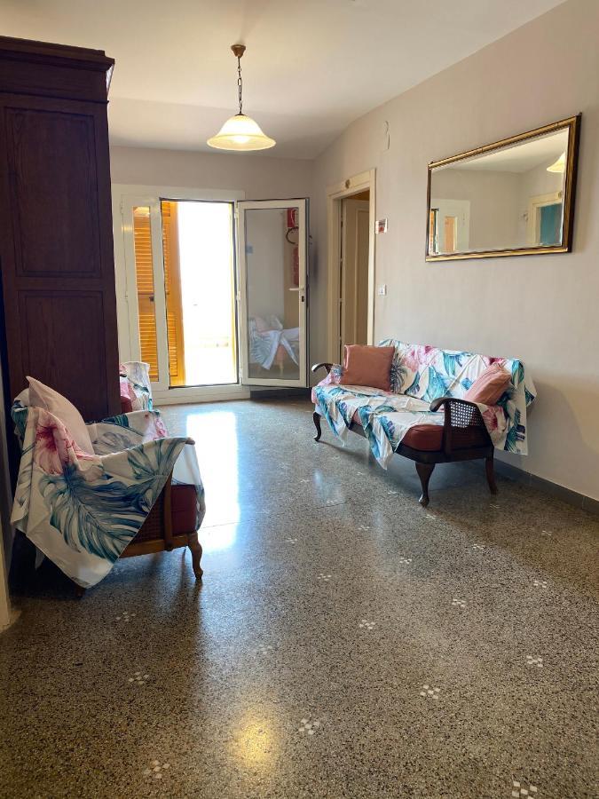 Hotel Ines Варацце Екстер'єр фото